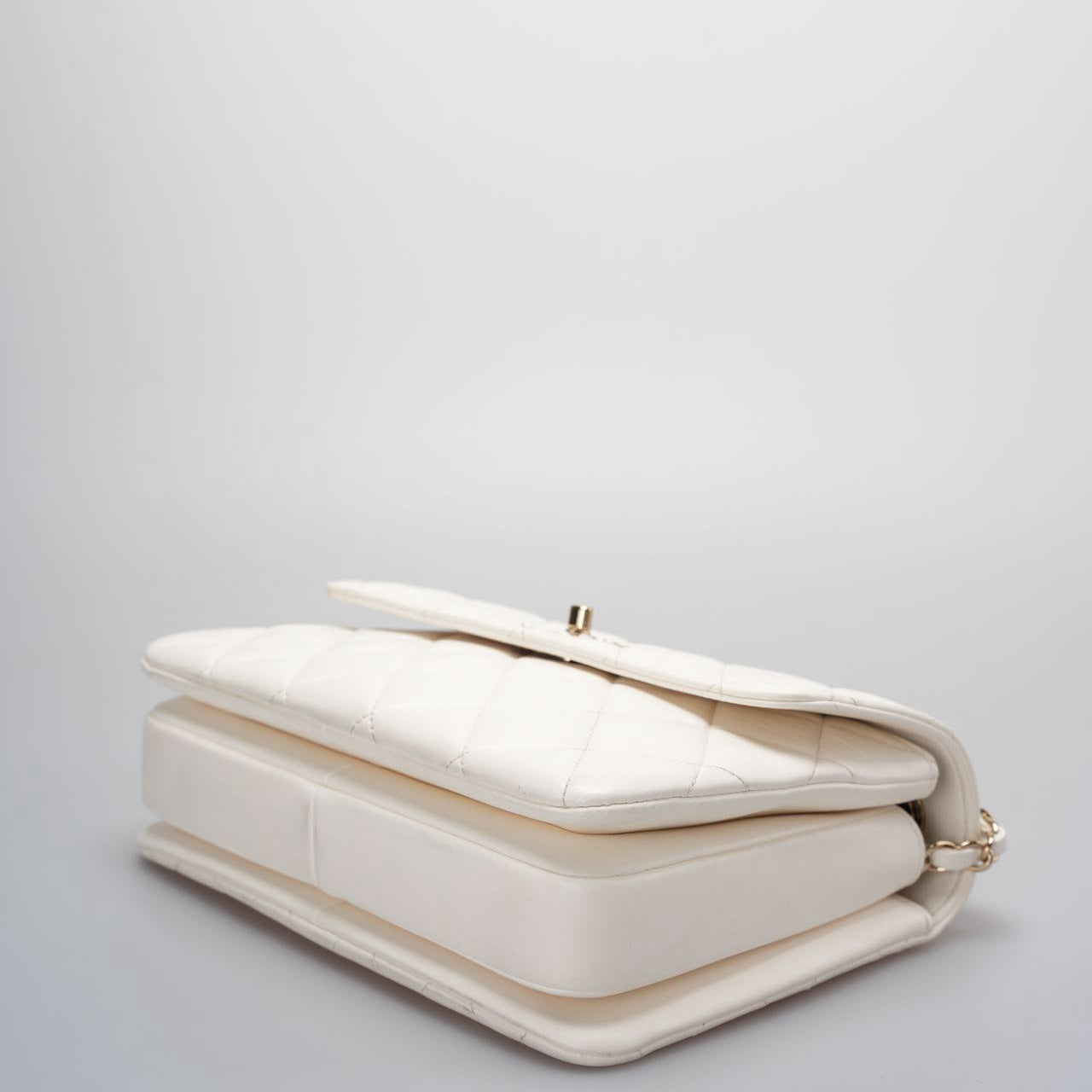 Chanel White Trendy CC Bag In Lambskin Leather With Top Handle In Small Size