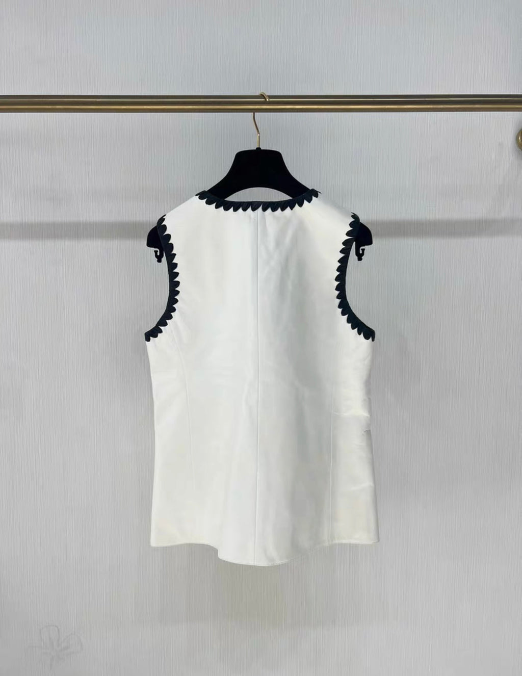 Chanel 21C four-pocket black and white woven leather vest size 34