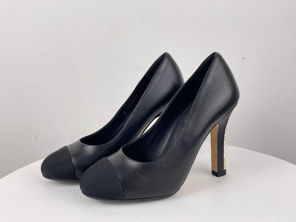 Chanel Leather Black Pumps with Pearls Heels CC Logo 35