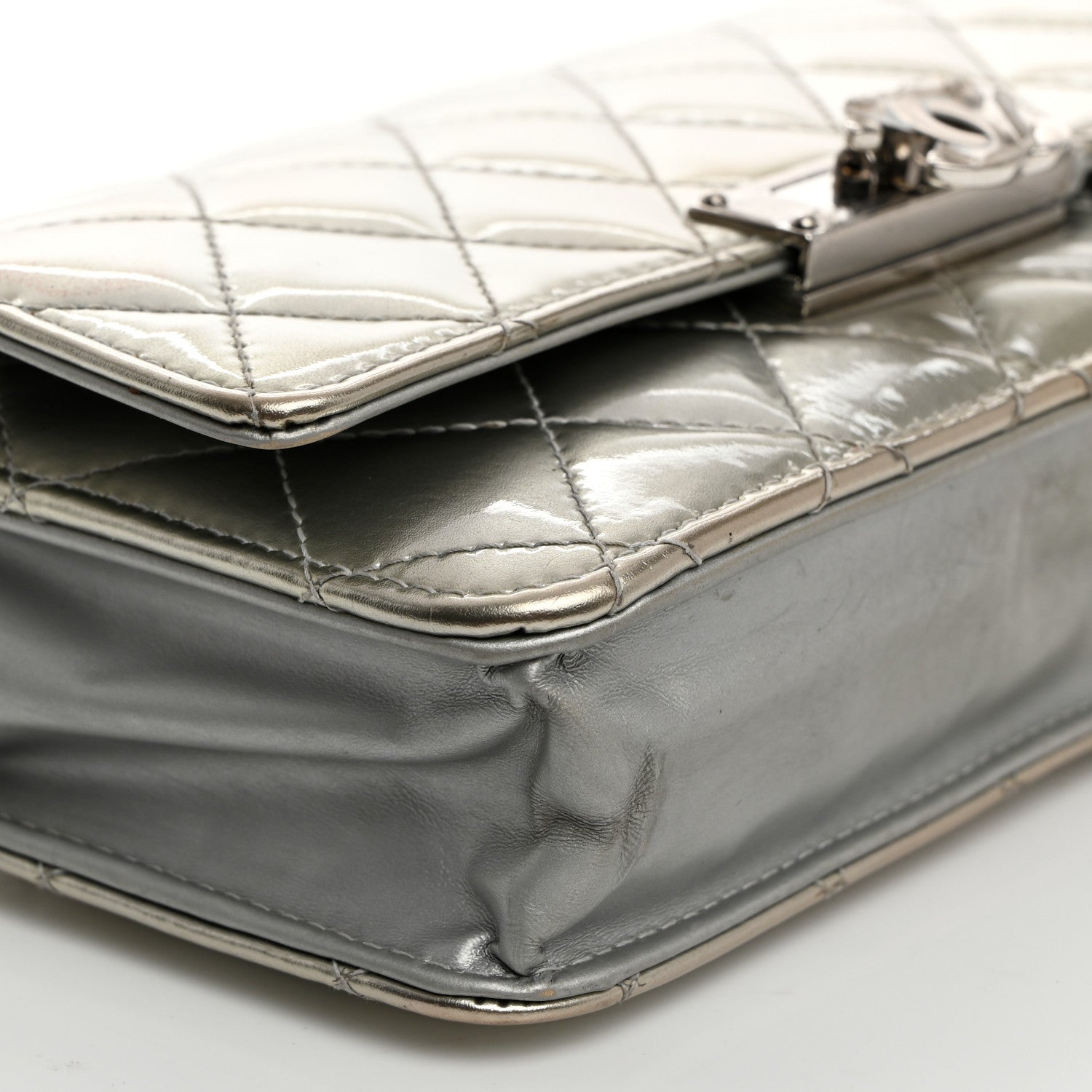 Patent Quilted Golden Class Wallet on Chain WOC Silver