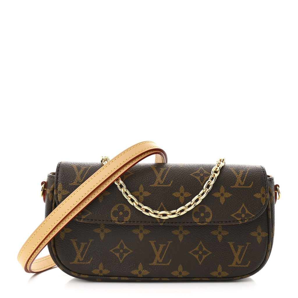 Monogram Ivy Wallet On Chain