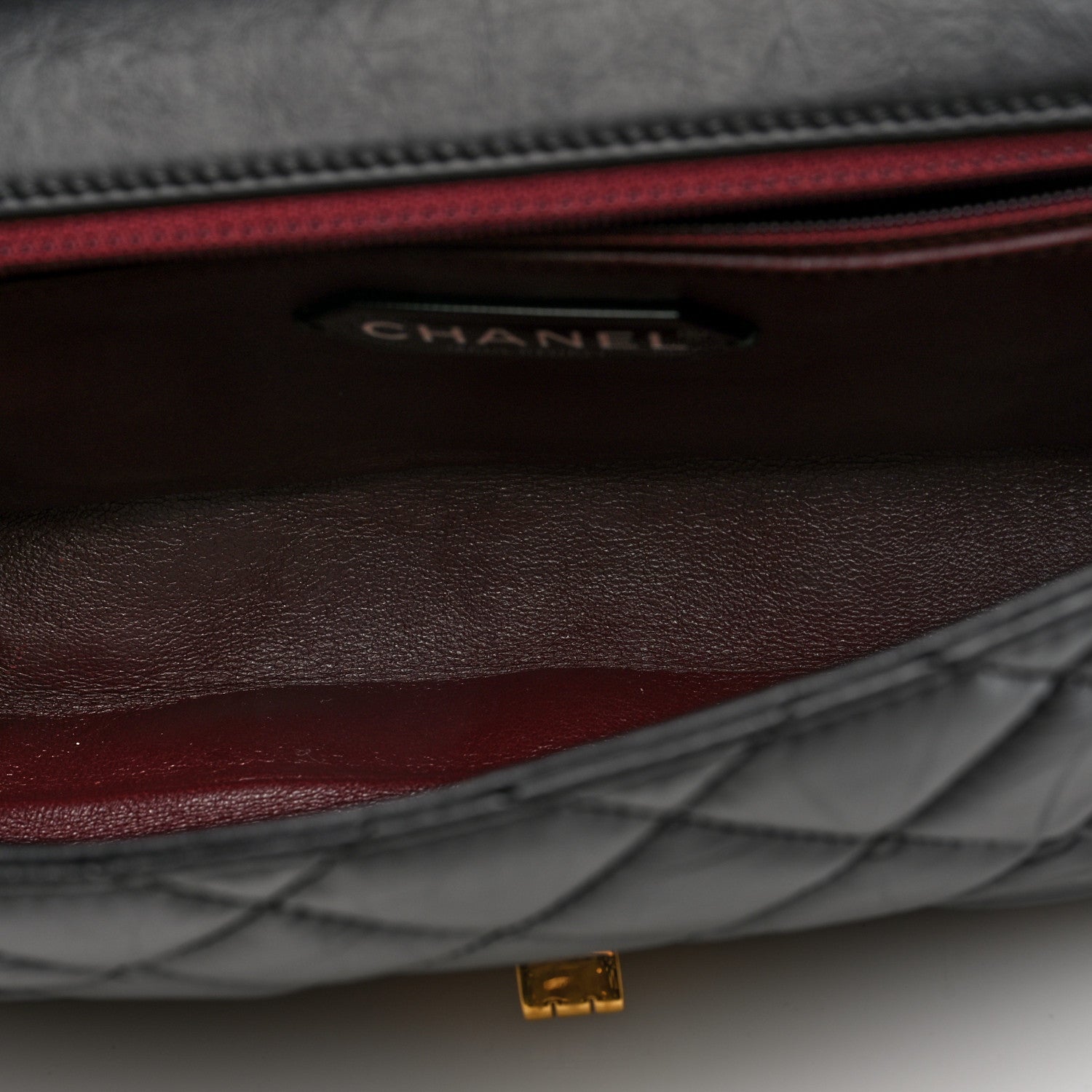 Aged Calfskin Quilted 2.55 Reissue 225 Hanger Flap Black
