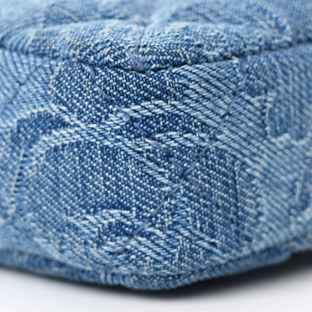 Denim Quilted Camellia Sweetheart Clutch With Chain Blue