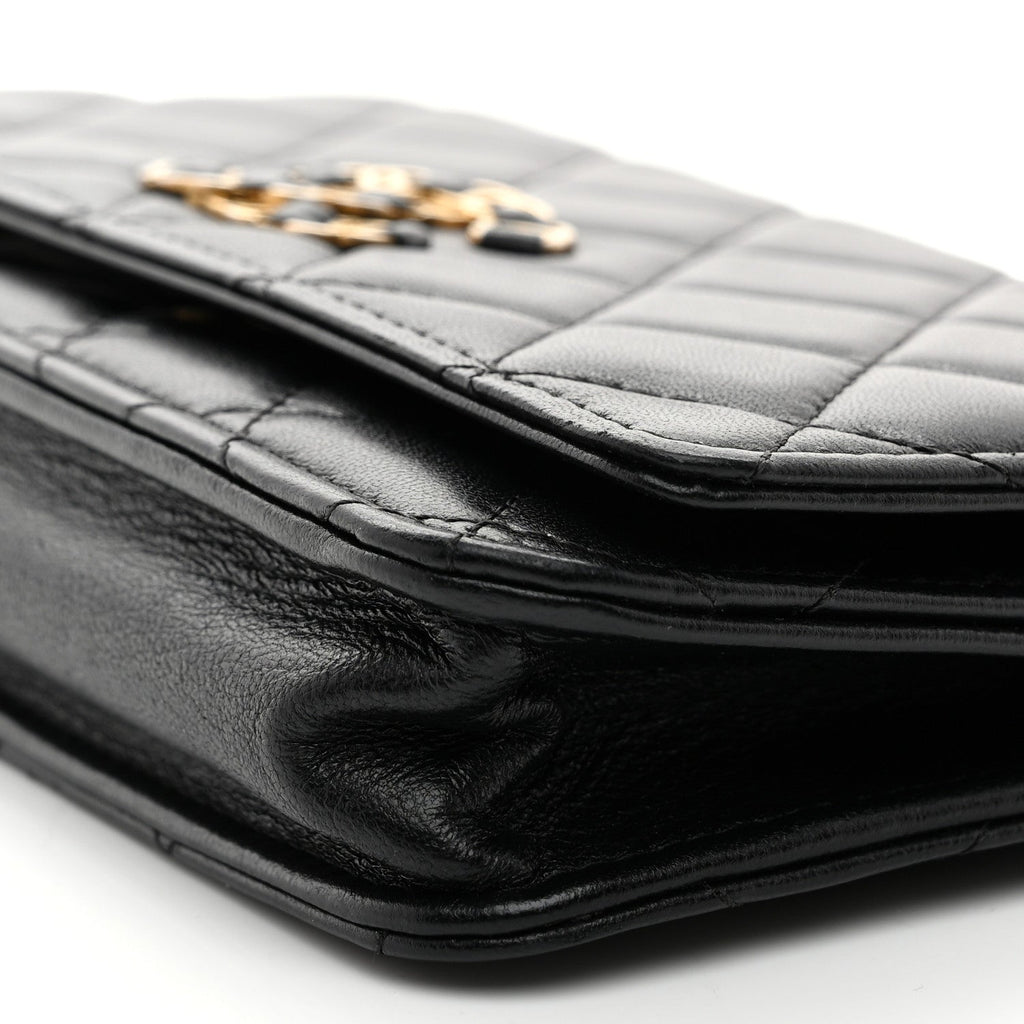 Lambskin Quilted Infinity Wallet On Chain WOC Black