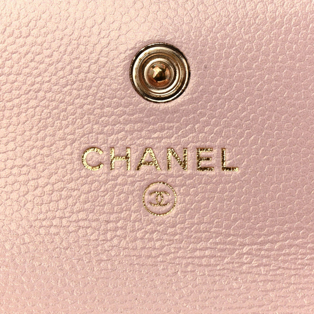Iridescent Caviar Quilted Pearl On Top Coin Purse With Chain Light Pink