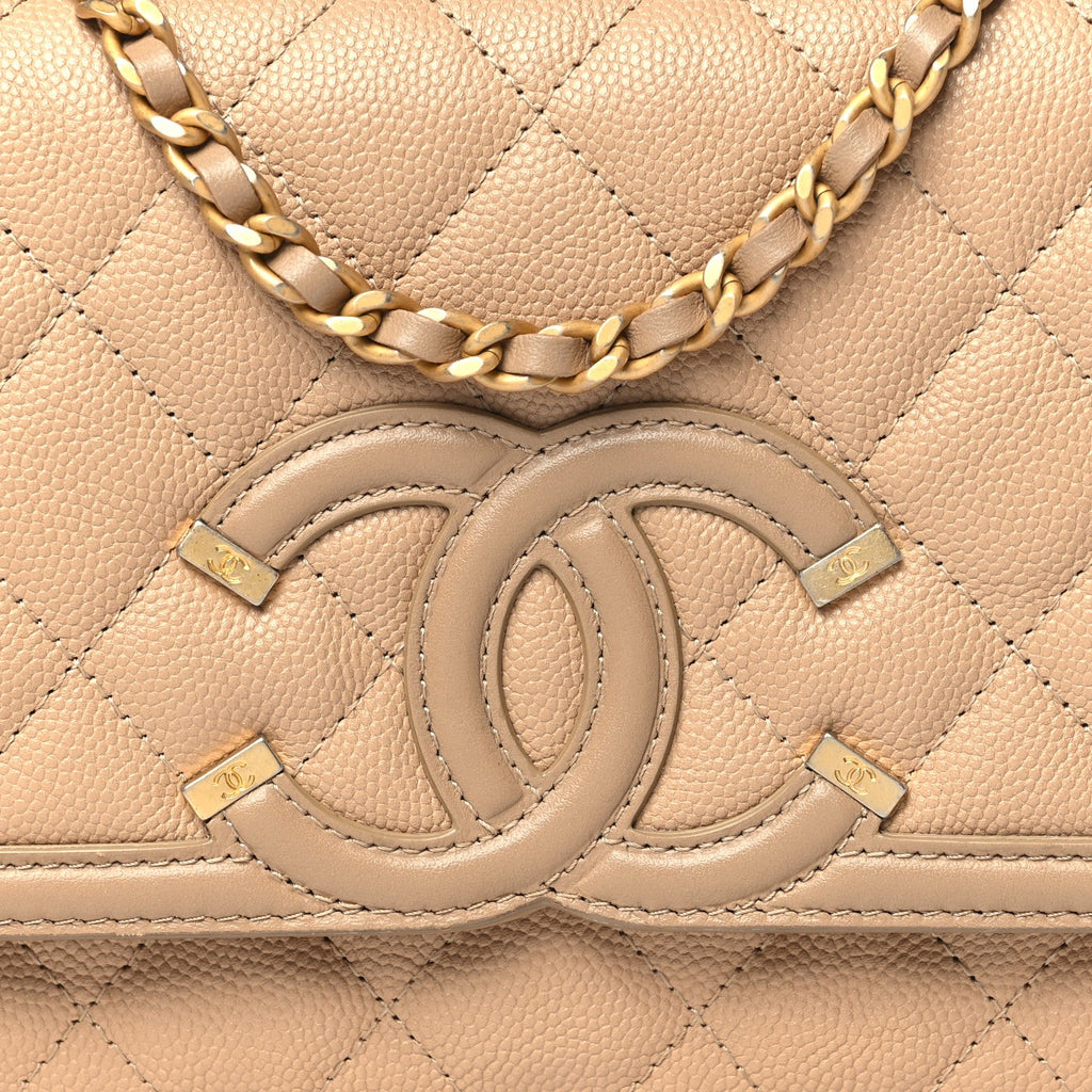 Caviar Quilted CC Filigree Wallet On Chain WOC Beige