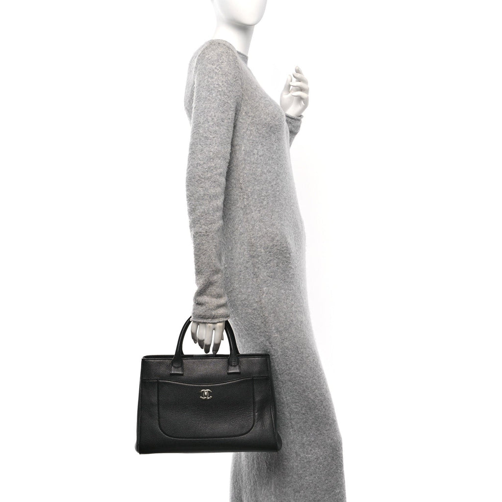 Grained Calfskin Medium Neo Executive Shopper Tote Black
