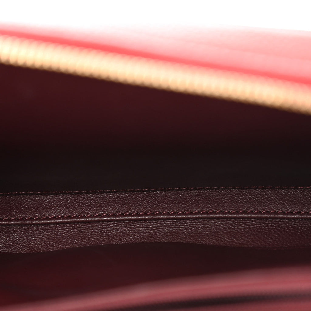 Caviar Quilted Medium CC Filigree Vanity Case Red