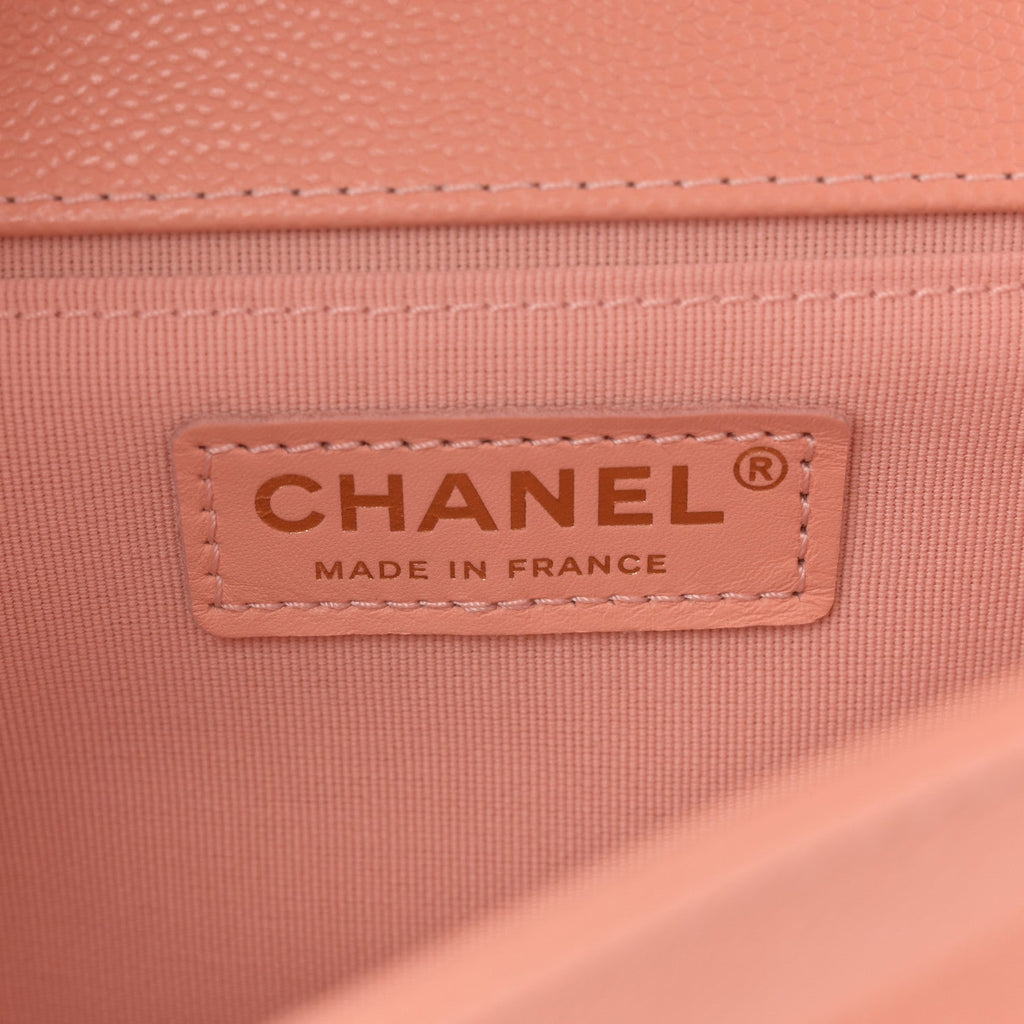 Caviar Chevron Quilted Medium Boy Flap Light Pink