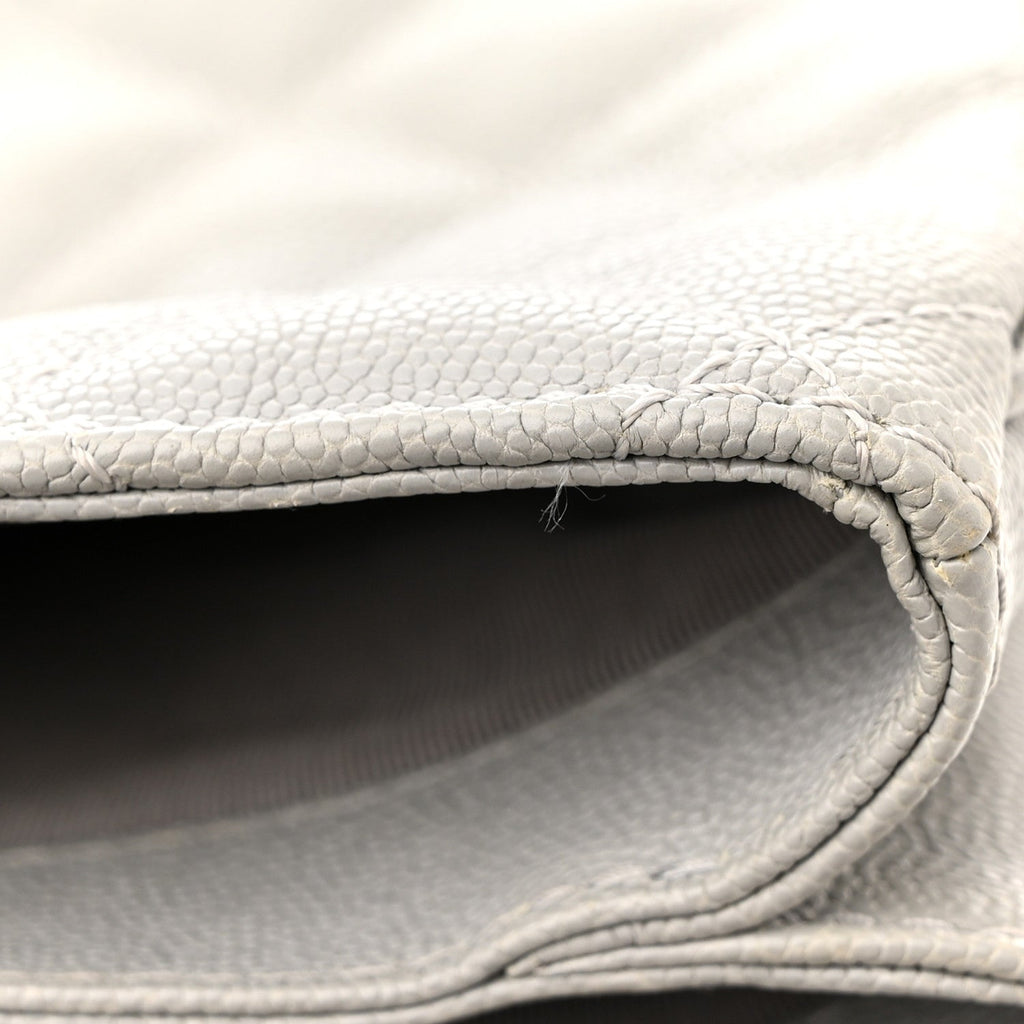 Caviar Quilted Medium Urban Companion Flap Grey