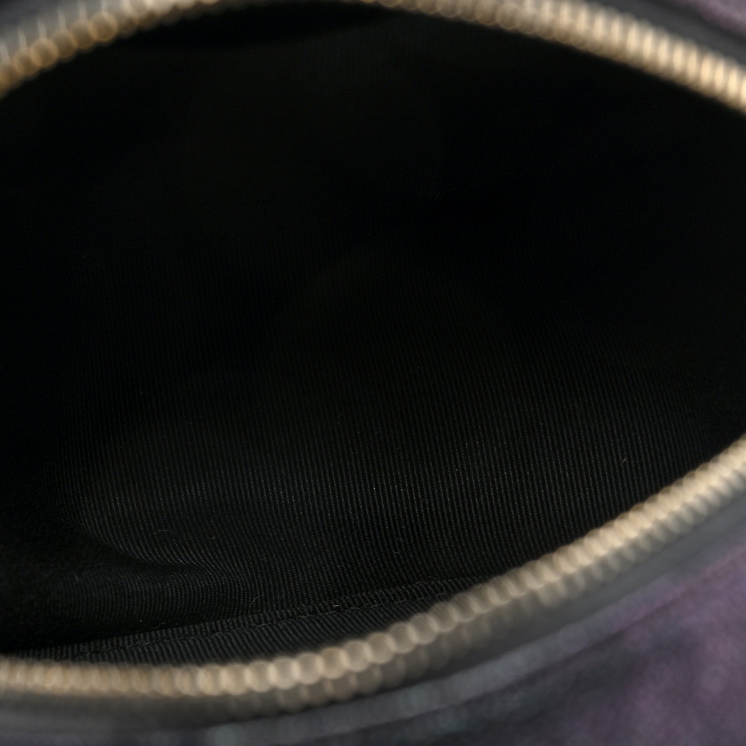 Iridescent Caviar Quilted Round Clutch With Chain Black