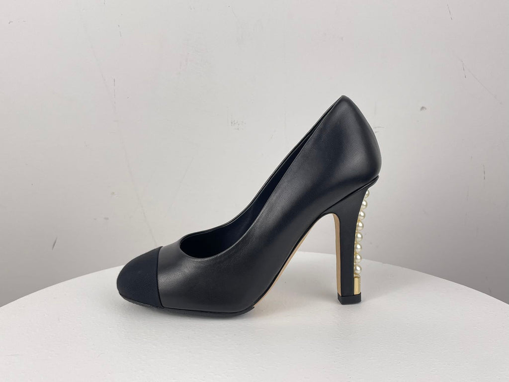 Chanel Leather Black Pumps with Pearls Heels CC Logo 35