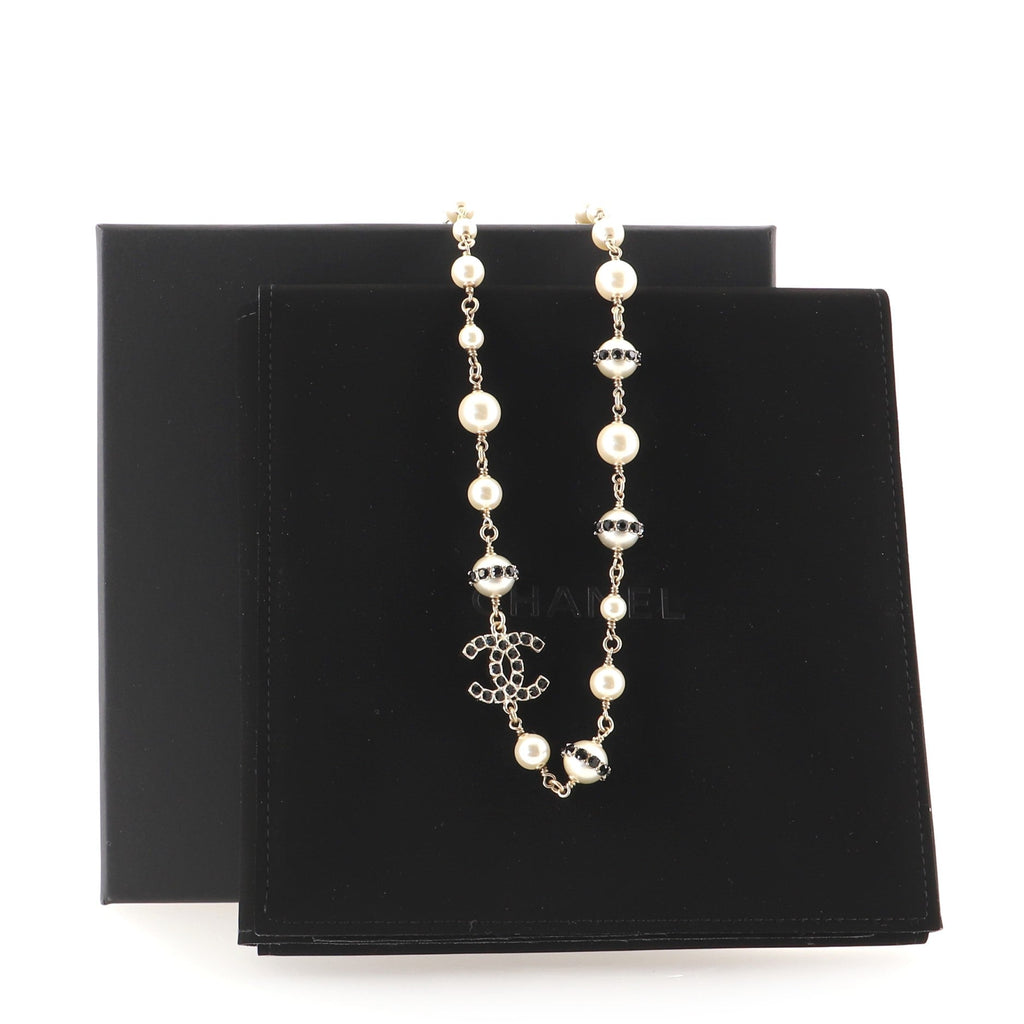 CC Short Necklace Faux Pearls and Metal with Crystals