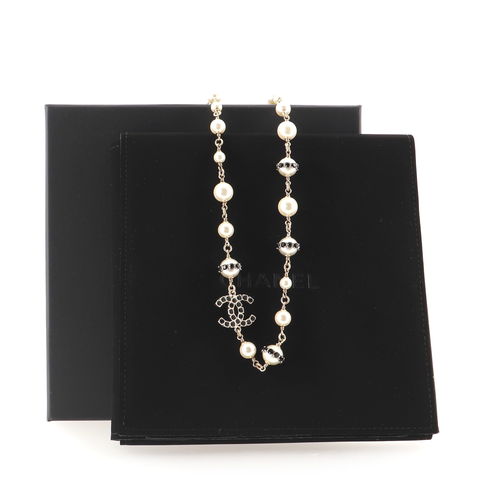 CC Short Necklace Faux Pearls and Metal with Crystals