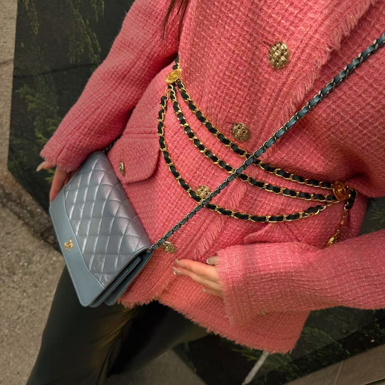 CHANEL Vintage Black Golden Waist Chain