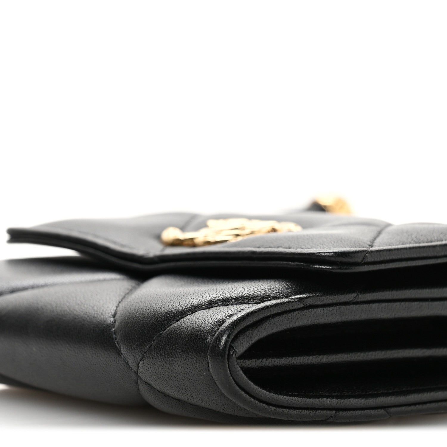 Lambskin Pearl Quilted CC Flap  Holder With Chain  Black
