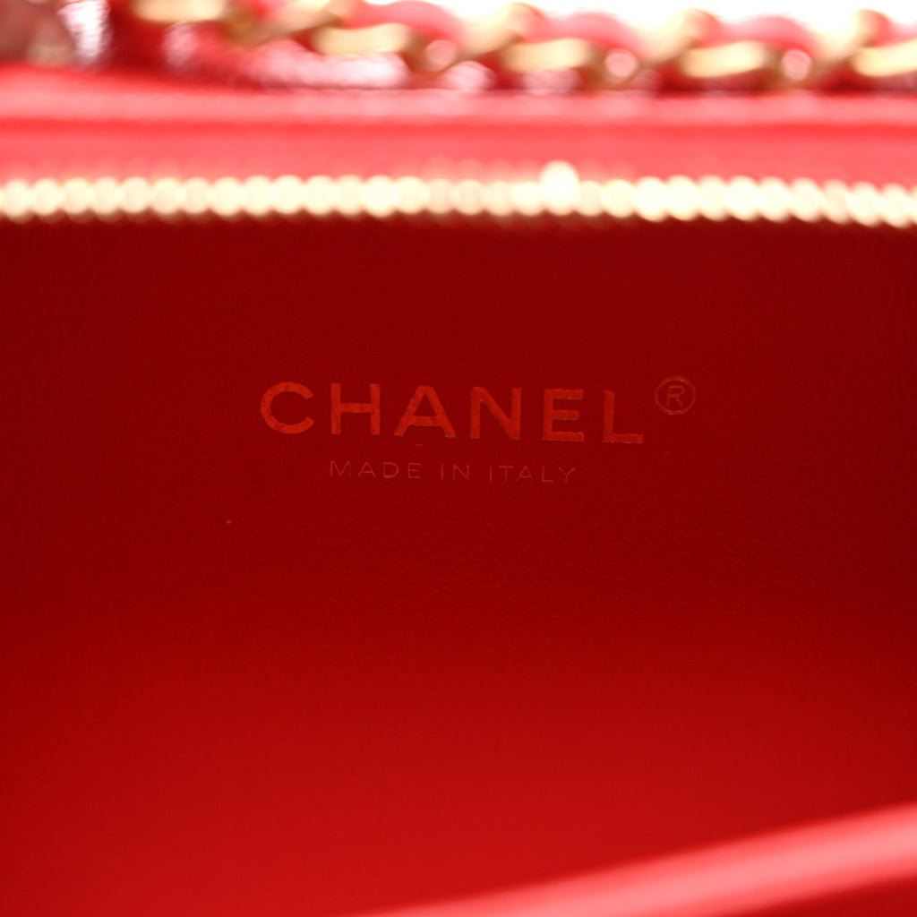 Caviar Quilted Small CC Filigree Vanity Case Coral