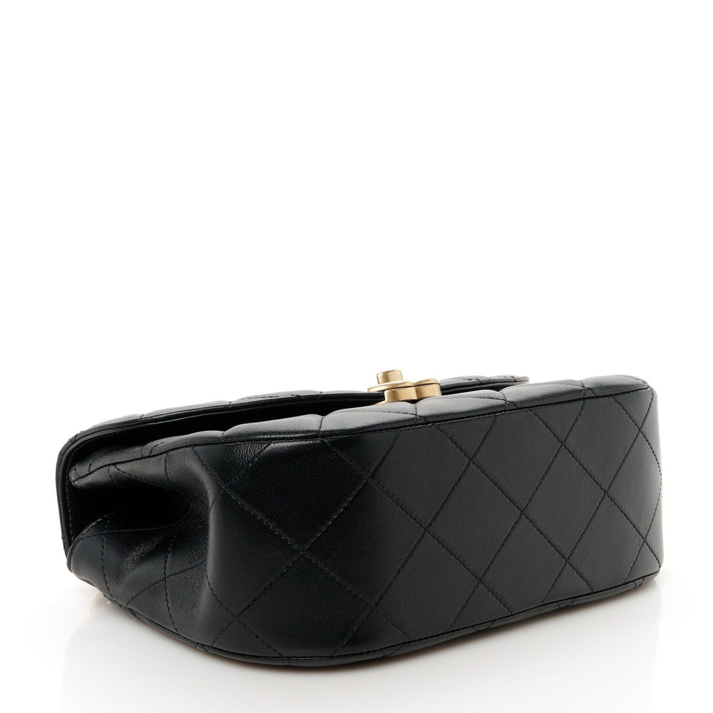 Lambskin Quilted Chain Messenger Bag Black