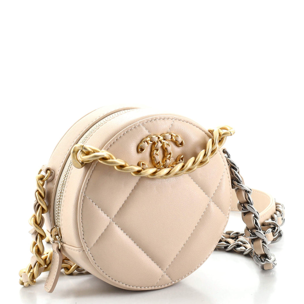 19 Round Clutch with Chain Quilted Lambskin