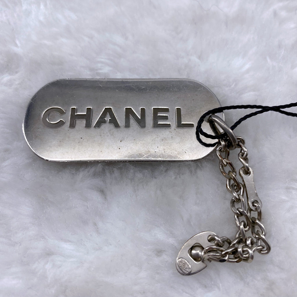 Chanel silver key chain plaque TWS