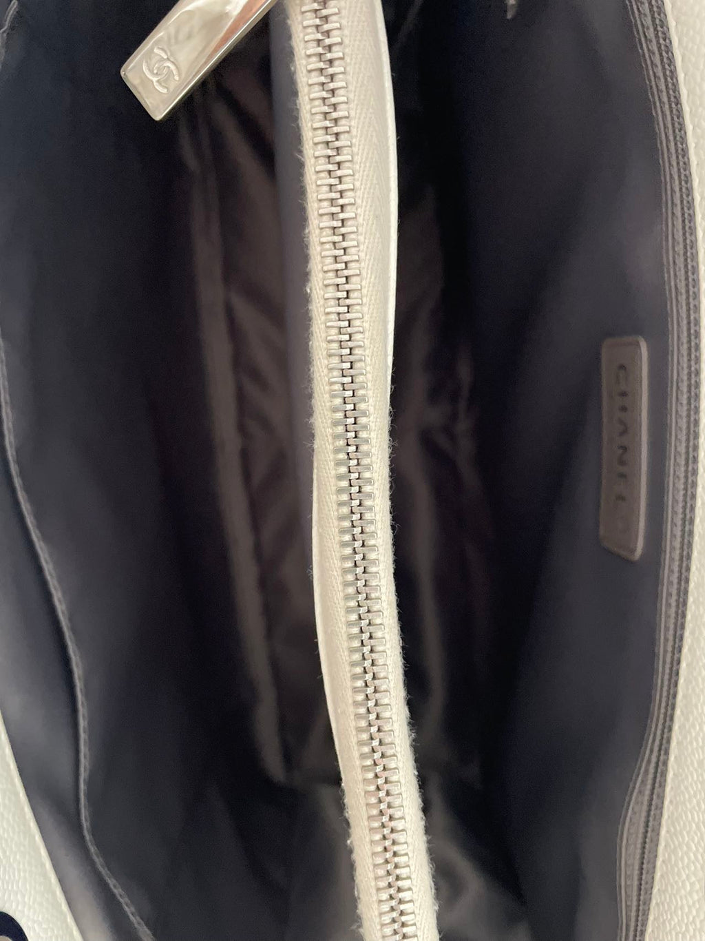Chanel Medium White Grand Shopping Tote bag in Caviar Leather with silver Hardware