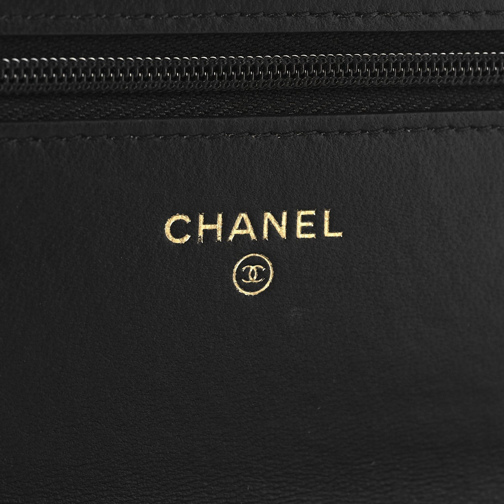 Lambskin Quilted Wallet On Chain WOC White Black