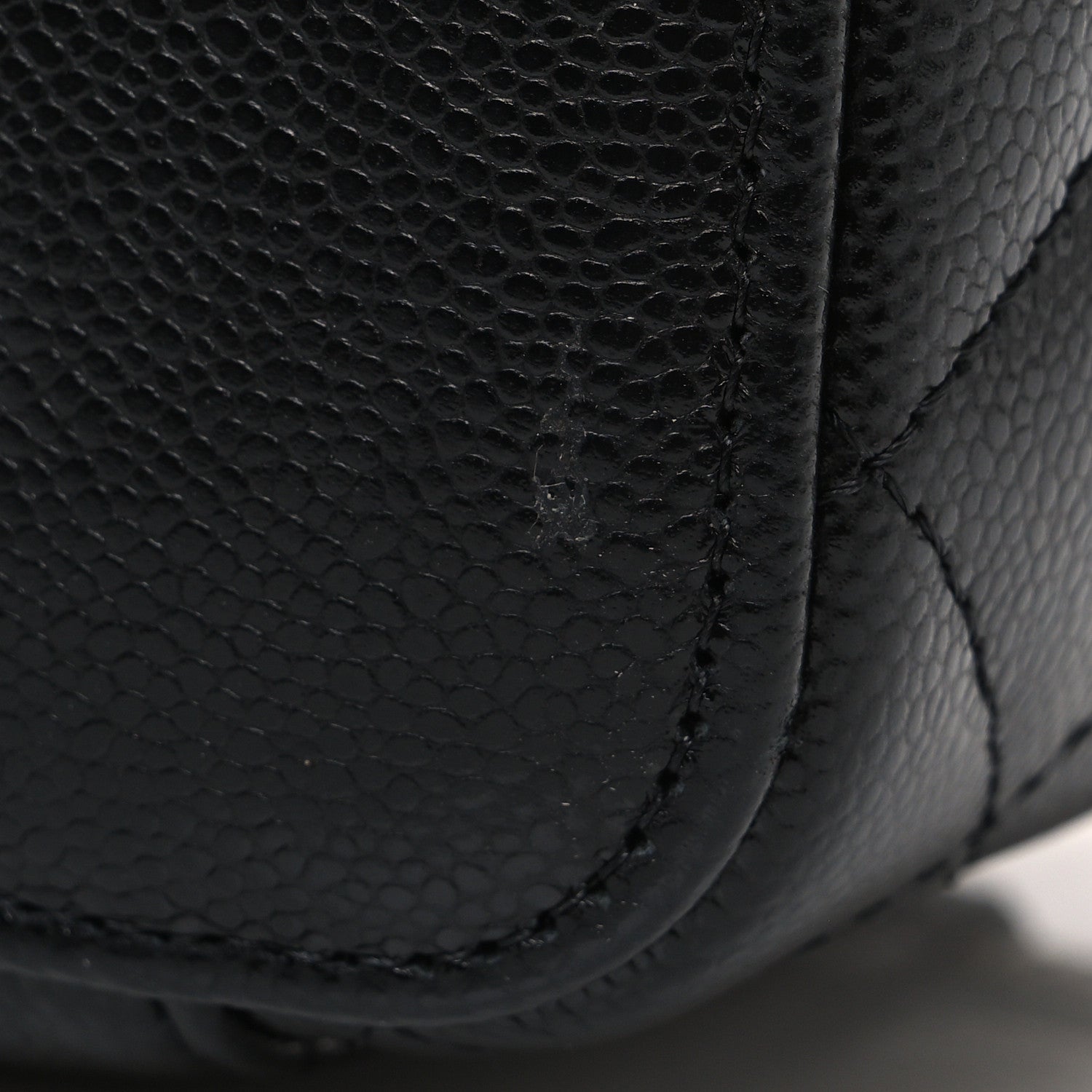 Caviar Quilted Small Vanity Case With Chain Black