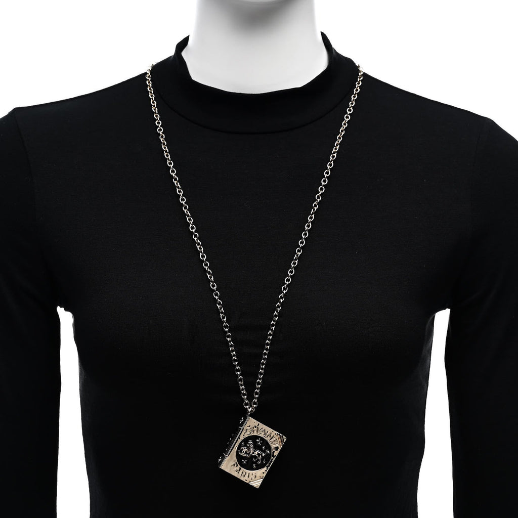 Metal CC Lion Book Locket Necklace Gold
