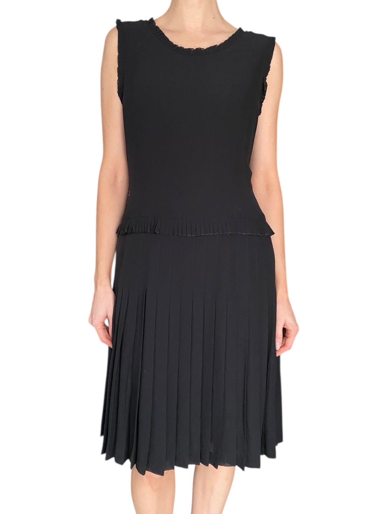 Chanel 02A Sleeveless Black Silk Pleat Trim Dress - FR42 / M / 8