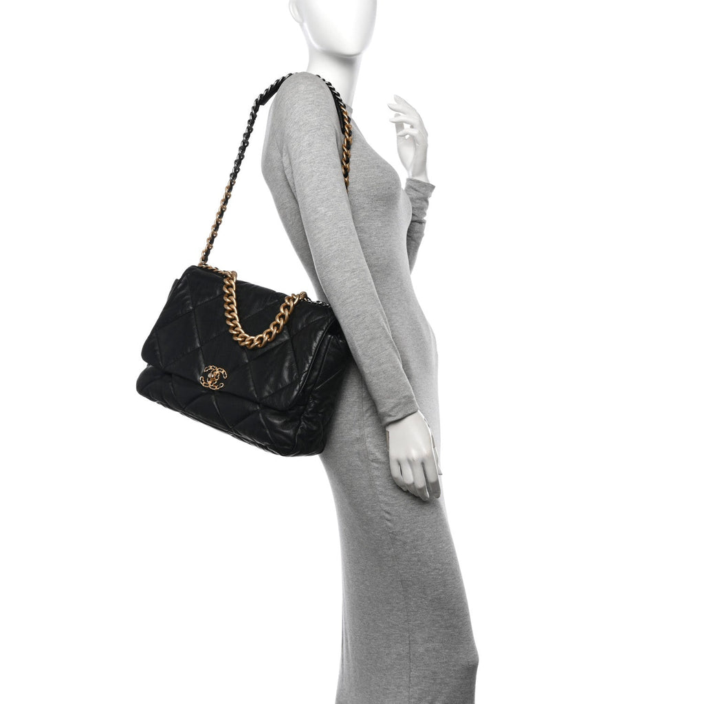 Lambskin Quilted Maxi Chanel 19 Flap Black