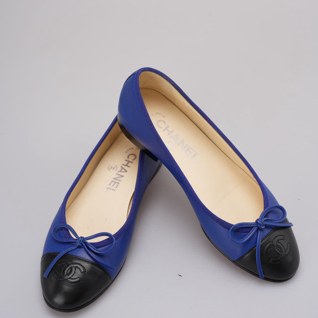 Chanel Ballet Flats in Blue/Black Size 36