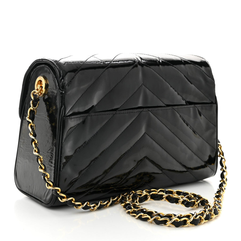 Patent Small Chevron Single Flap Black