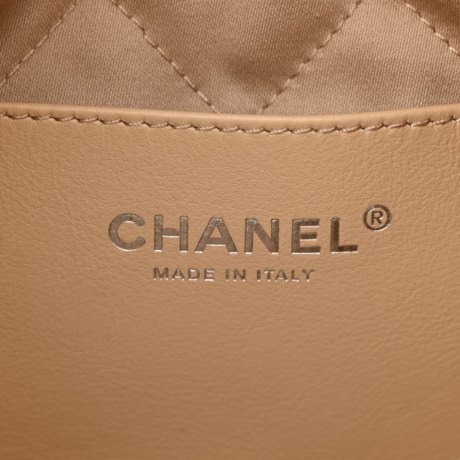 Shiny Calfskin Quilted Rainbow Mini Chanel 22 White