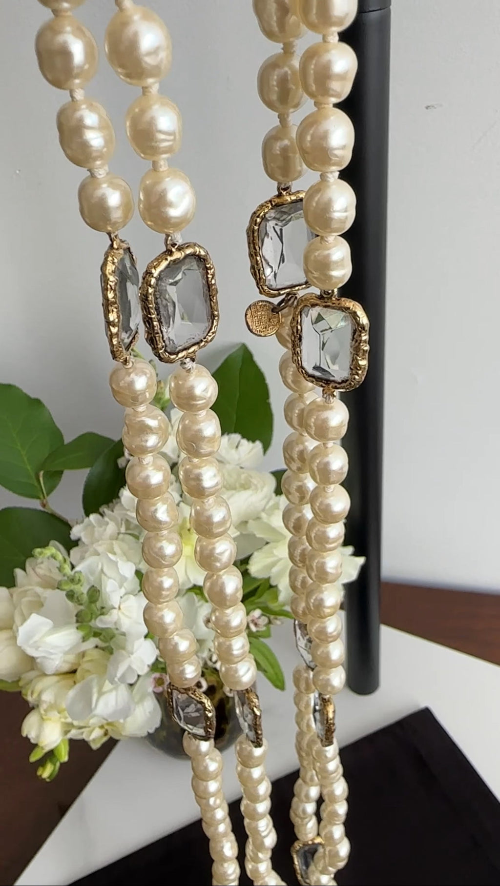 Chanel Vintage 1981 Baroque Pearl and Gripoix Chicklet Sautoir Necklace