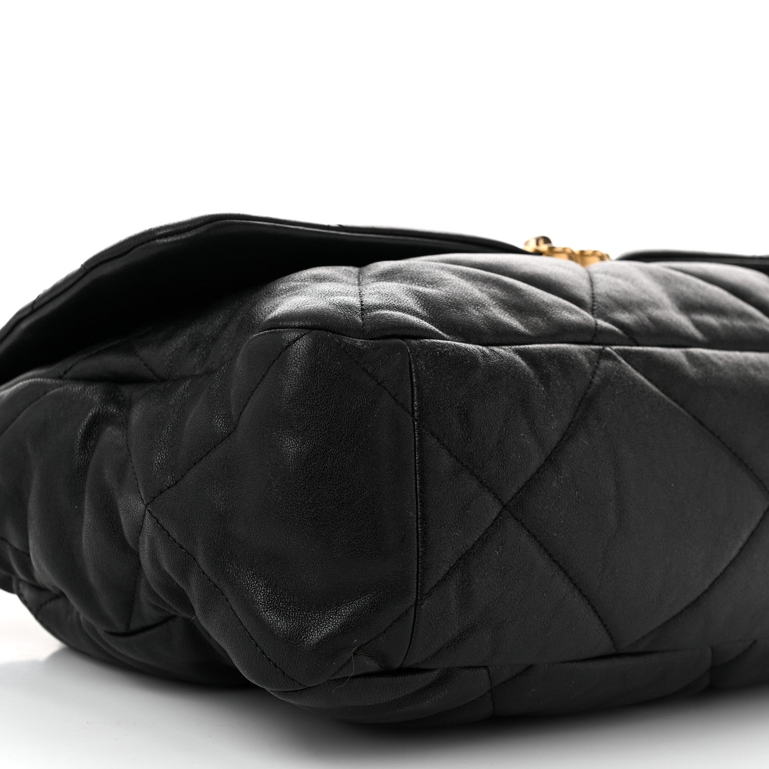 Lambskin Quilted Maxi Chanel 19 Flap Black