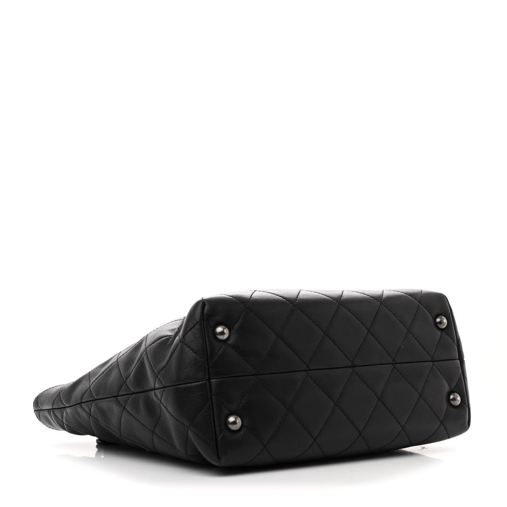 Calfskin Quilted Large Shopping In Chains Tote Black