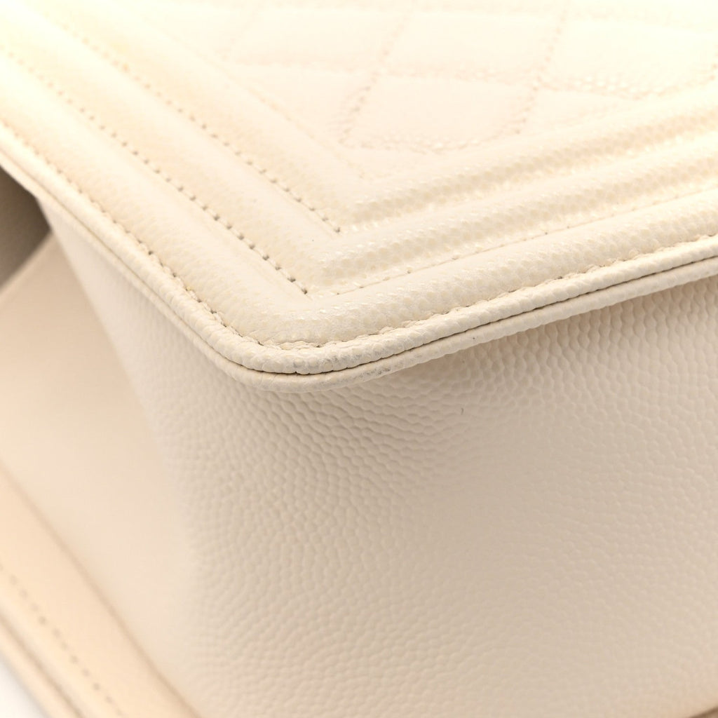 Caviar Quilted Medium Boy Flap Ivory