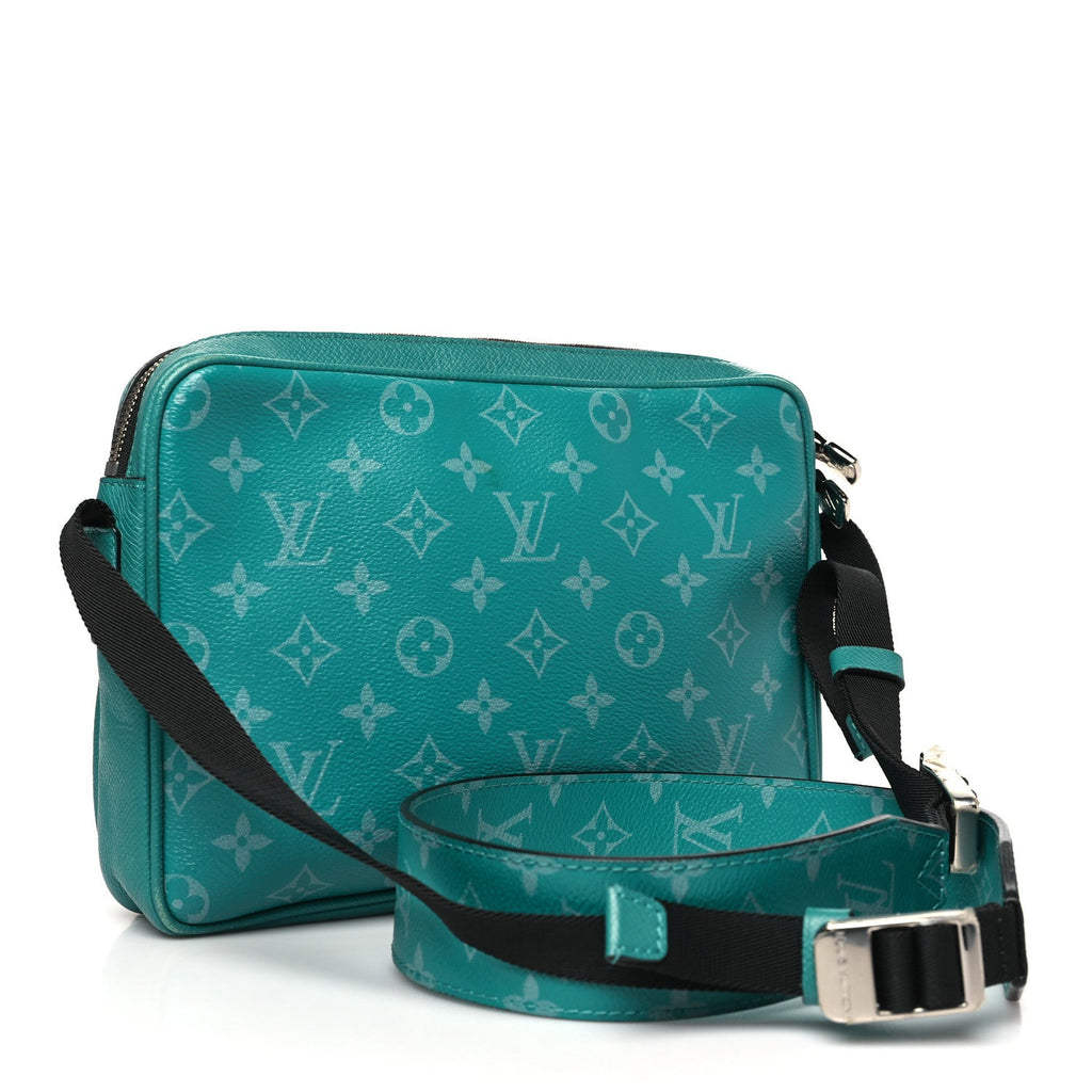 Taiga Monogram Outdoor Messenger Vert