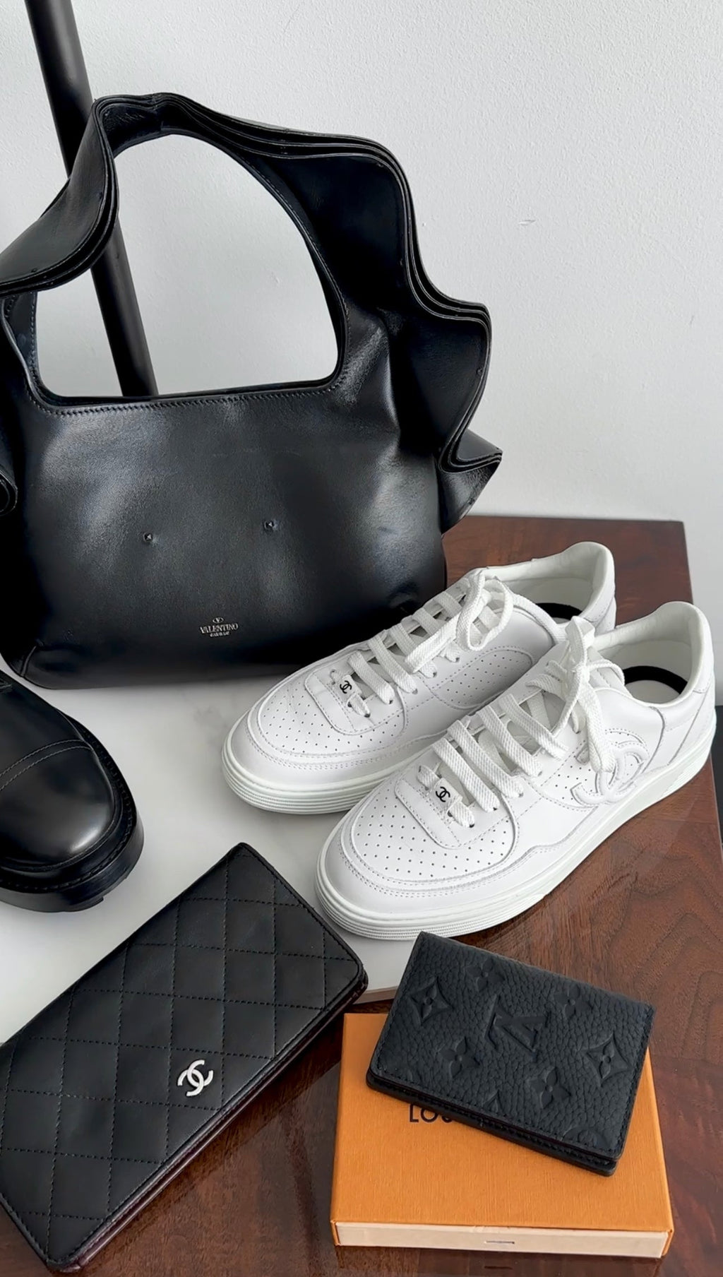 Chanel 23A White Leather Low Top CC Sneakers - 37.5 / 37