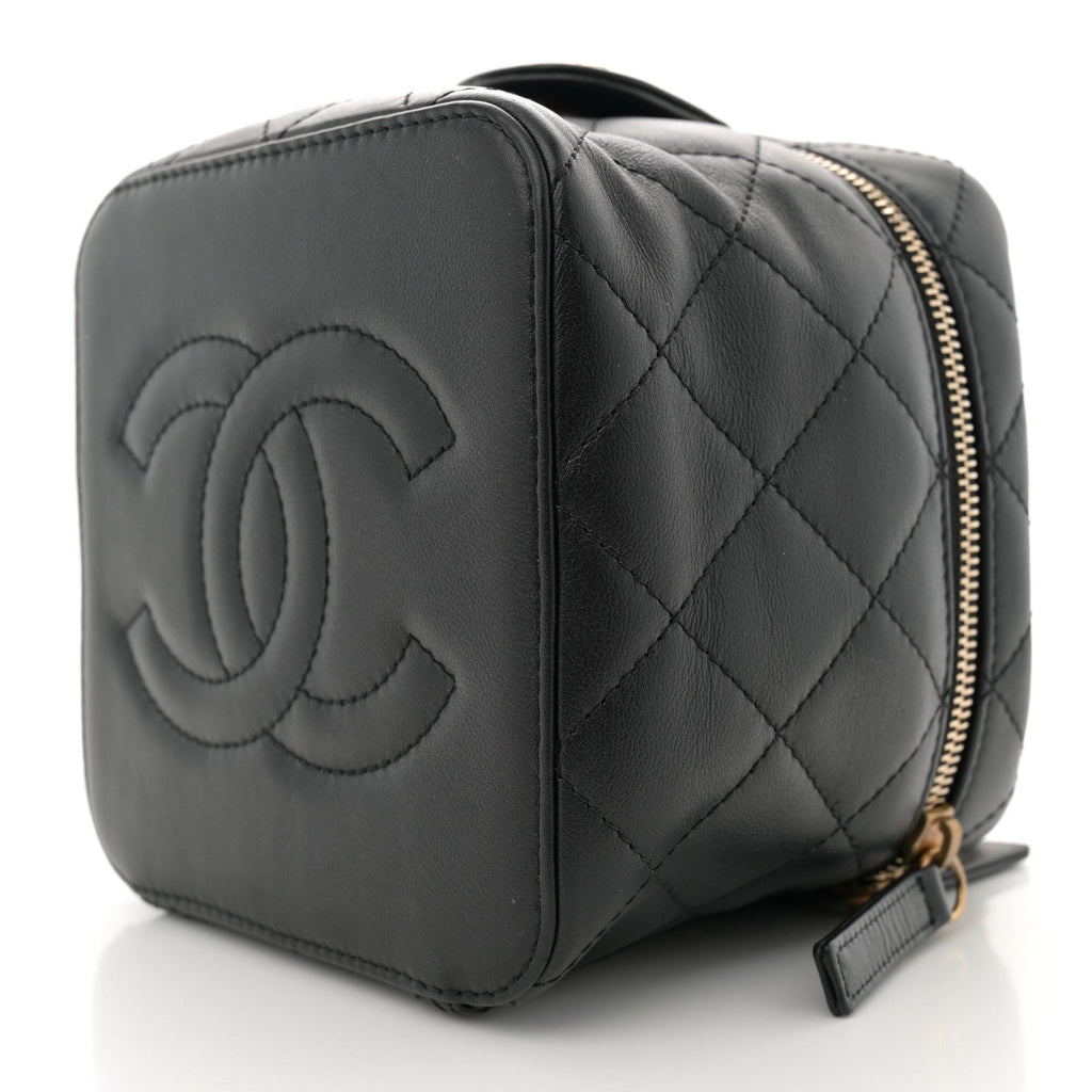 Calfskin Quilted Small Vanity Case With Chain Black