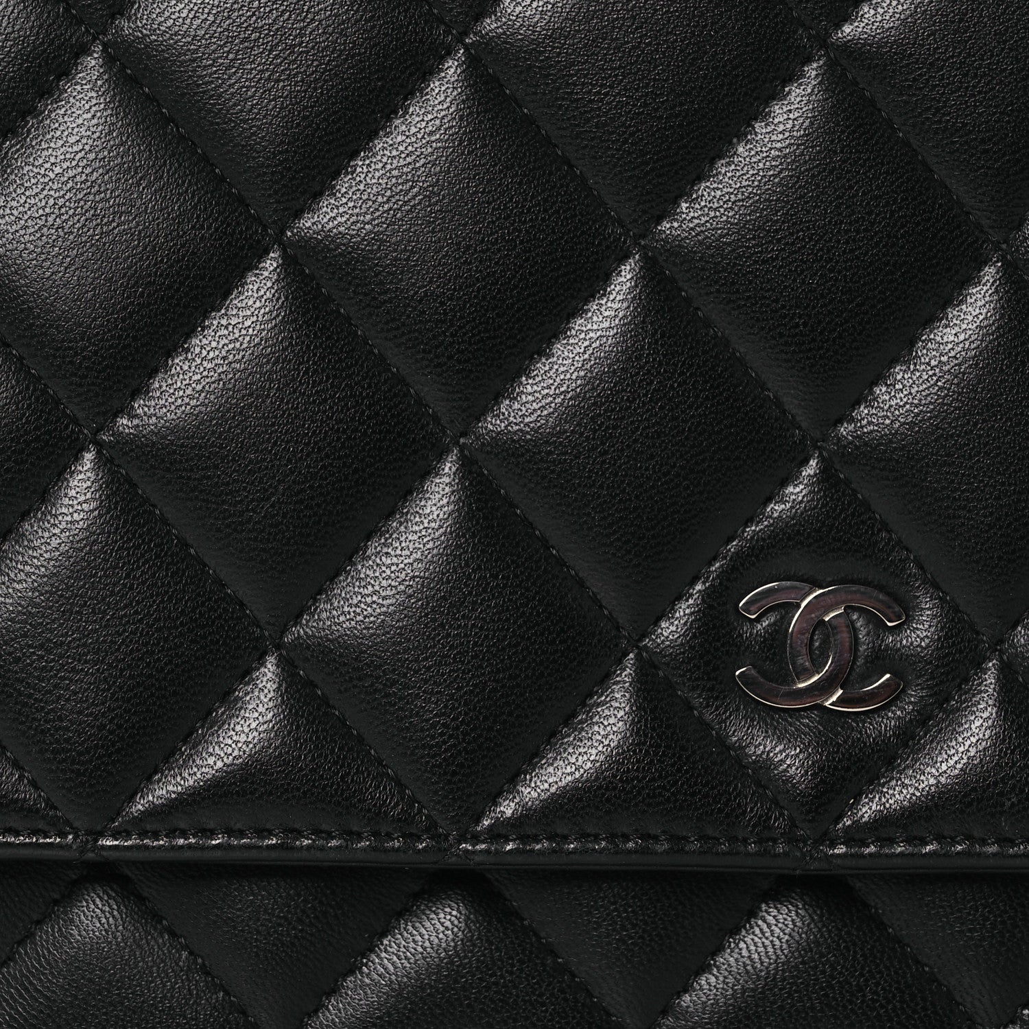 Lambskin Quilted Wallet On Chain WOC Black