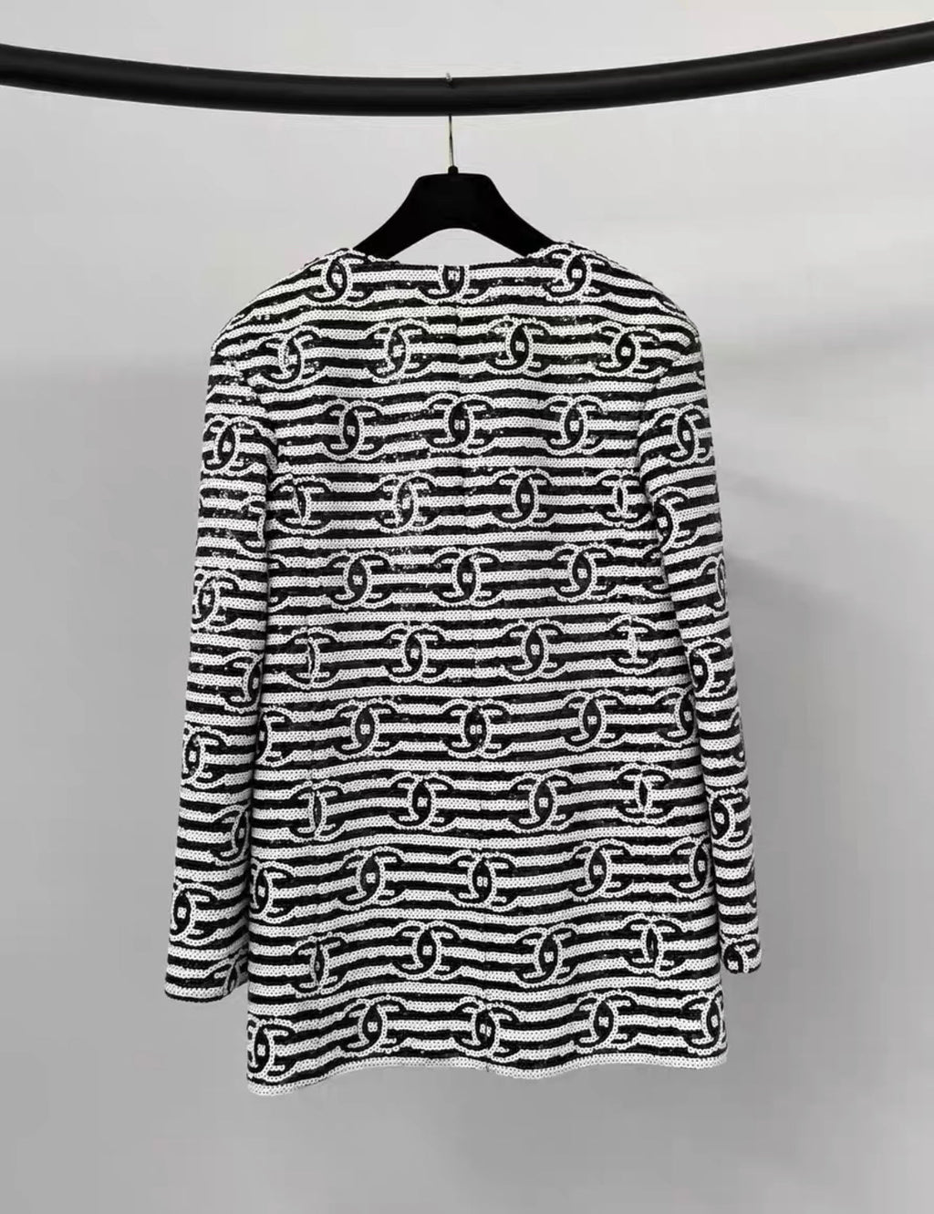 Chanel 22s sequins black and white CC jacket size 36