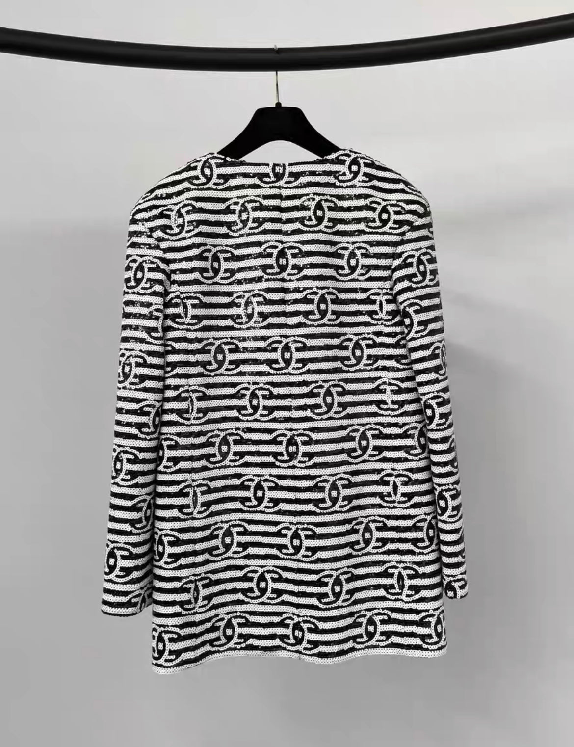 Chanel 22s sequins black and white CC jacket size 36