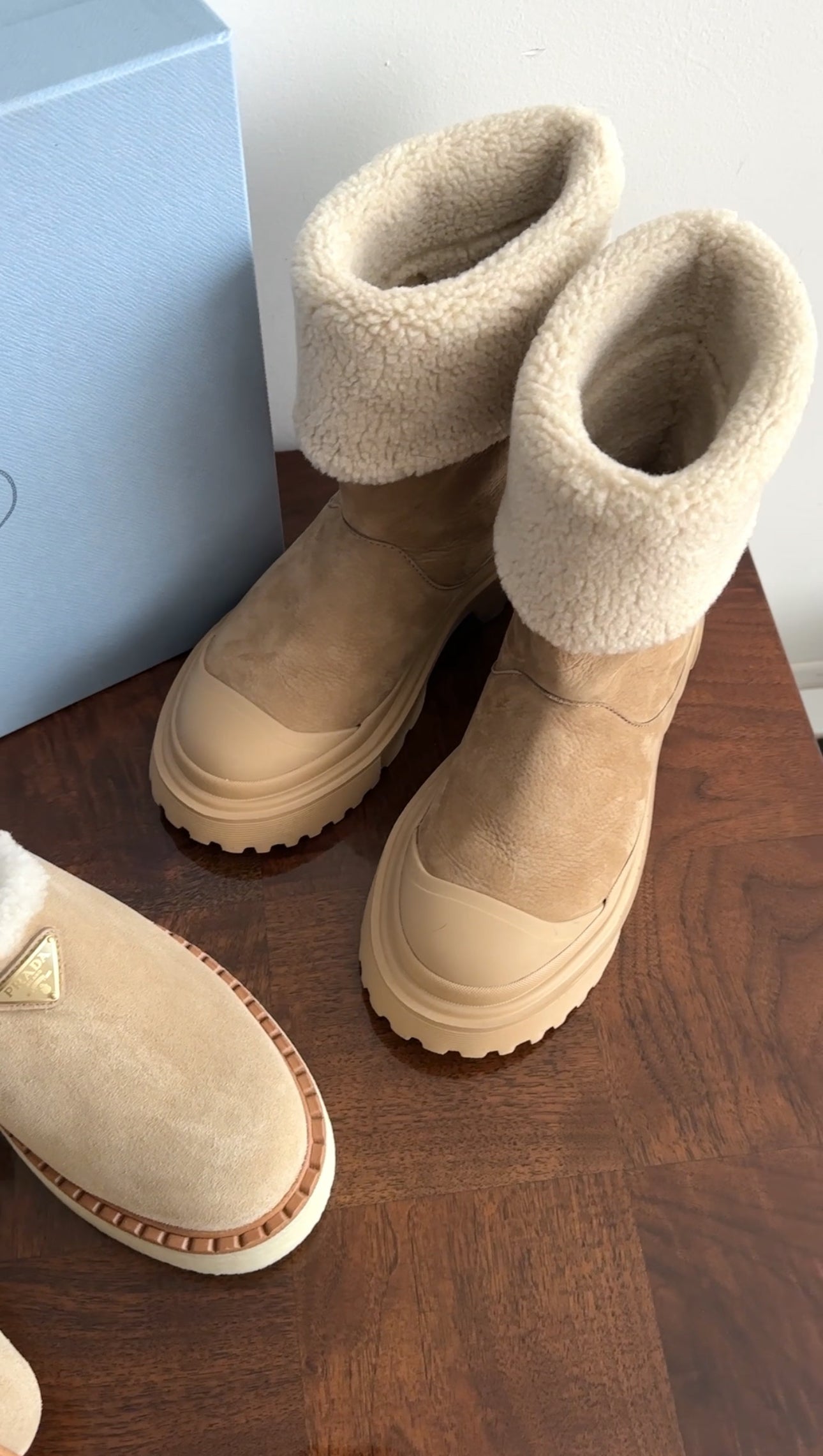 Hogan Beige Faux Shearling Suede Ankle Boots - 37 / 7