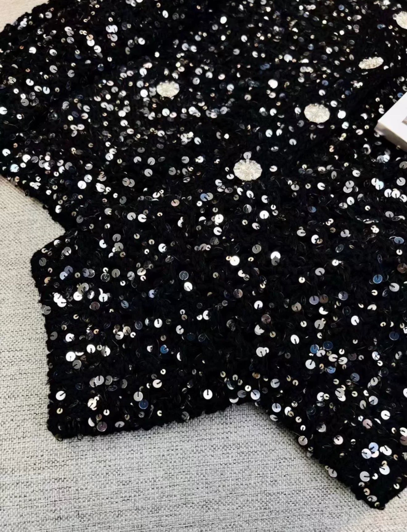 Chanel 23c black tweed sequin igan