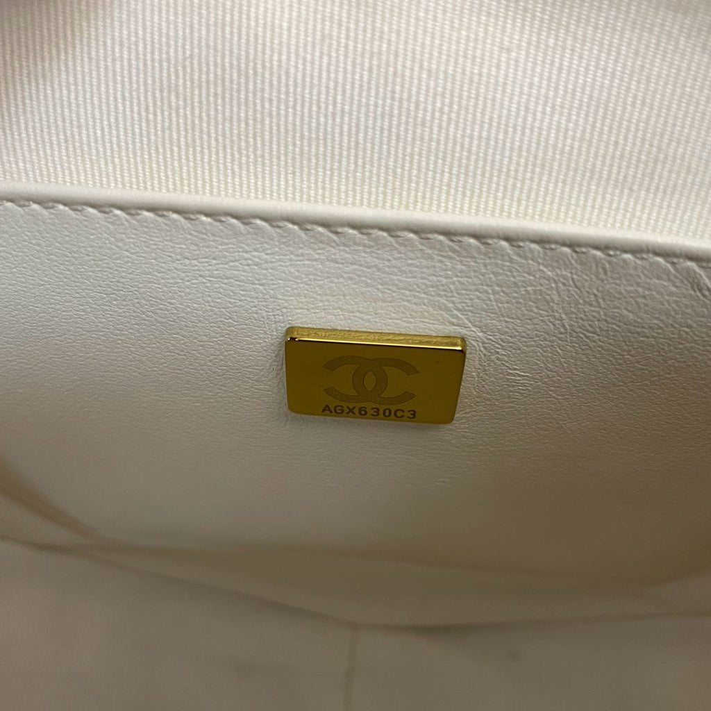 Chanel Big Heart Bag Lambskin Quilted CC In Love Clutch With Chain in White