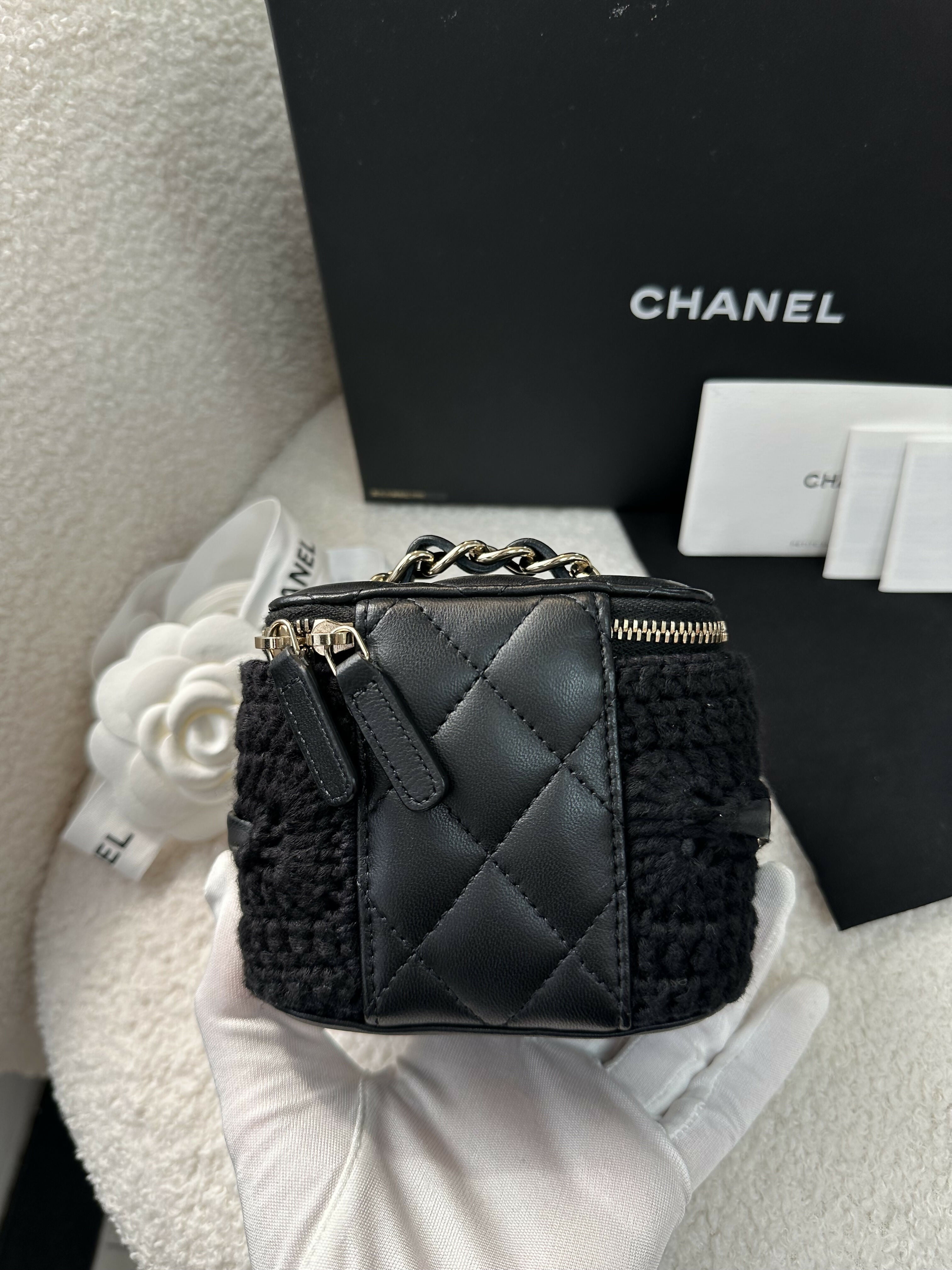 Chanel (21) Mini Vanity Case