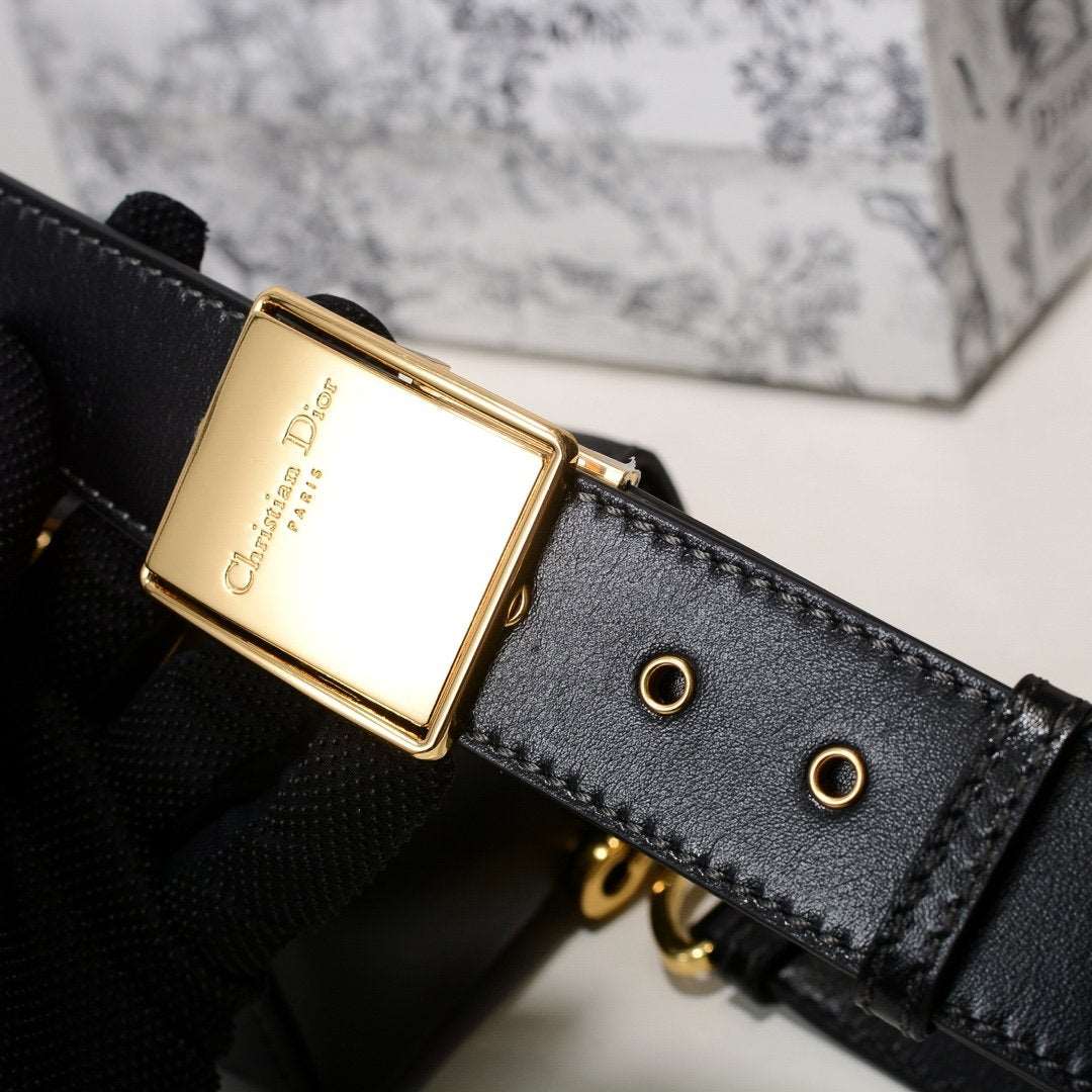 DIOR 30 MONTAIGNE FLAP BAG