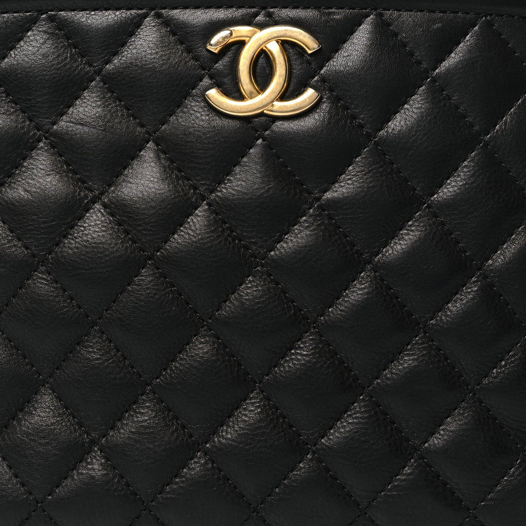 Calfskin Quilted CC Medium Vanity Case Black