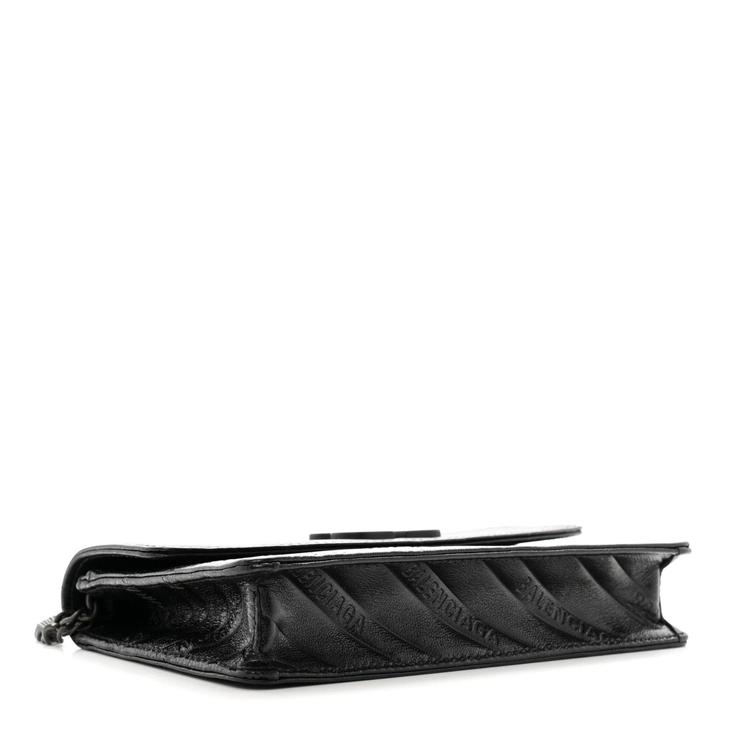 Shiny Goatskin Logo Embossed Monochrome BB Wallet On Chain Black
